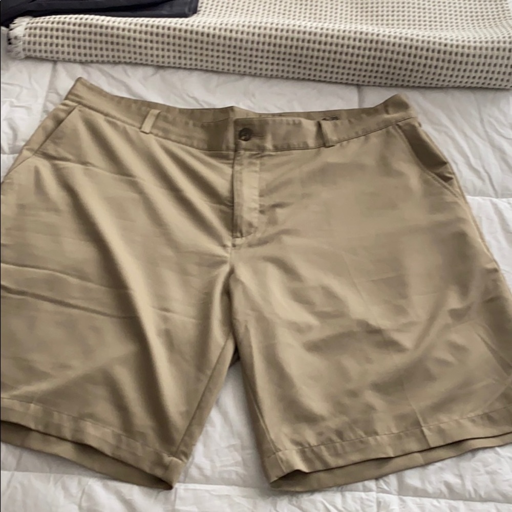 Adidas khaki shorts perfect condition